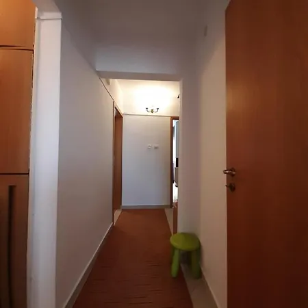 Apartment In Civic Center